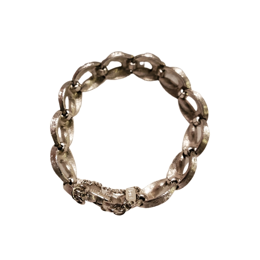 Vintage ©Monet Signed Women's Sliver Toned Bracelet Jewelry Horseshoe Wedding